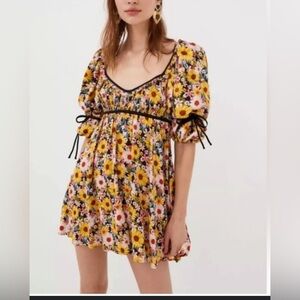 1865. NWT For Love & Lemons Sylvia Mini Dress in Daisy Garden Print. Xxs